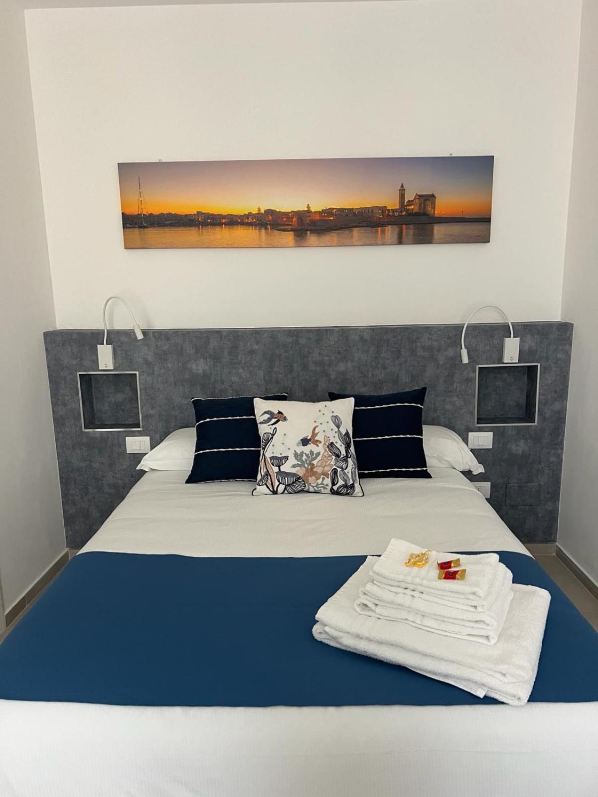 B&B Torre Canina Suite & Rooms Trani Exterior foto